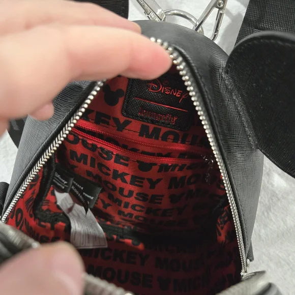 Loungefly Disney Mickey Mouse Convertible Backpack NWOT - Picture 8 of 8